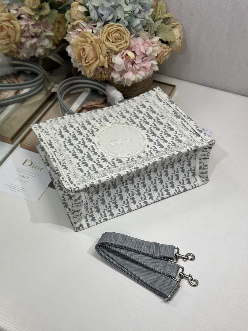 Dior Medium Book Tote with Strap – Gray Oblique with White Lace - Default Title - View 10
