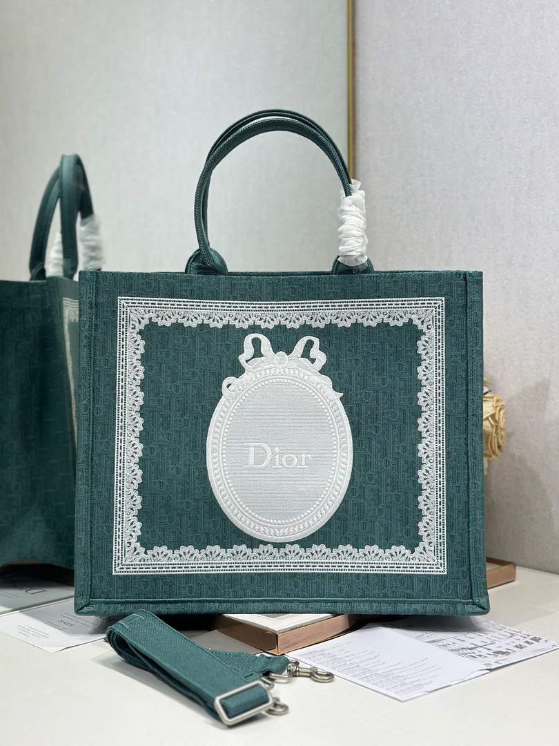 Dior Large Book Tote – Green Oblique with White Lace - Default Title - View 1