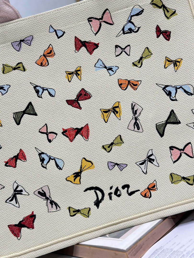 Dioriviera Large Dior Book Tote – Latte Multicolor Bows Embroidery
