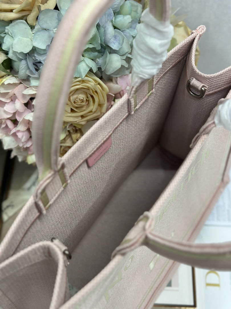 Medium Dior Book Tote with Strap – Rose Tendre No Dior No Dietrich