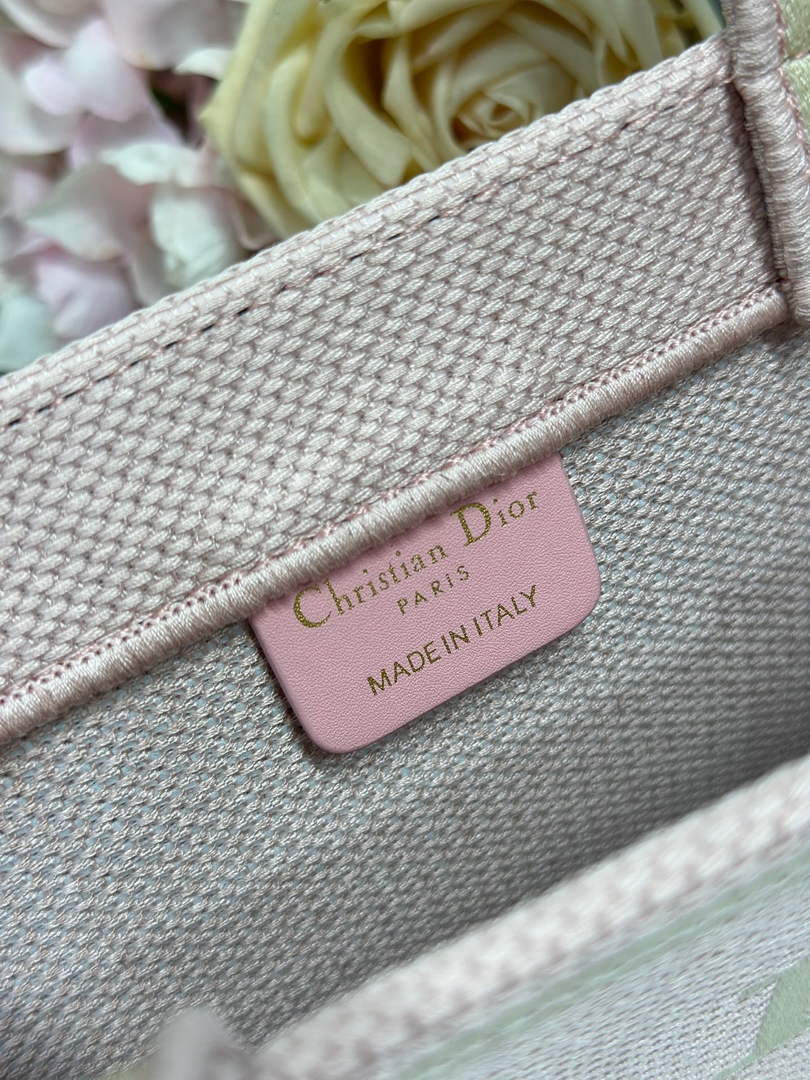 Medium Dior Book Tote with Strap – Rose Tendre No Dior No Dietrich