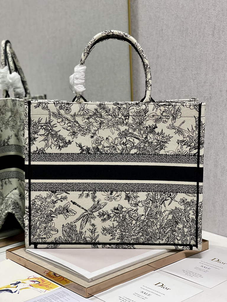 Dior Large Book Tote Bag M1286 dragonfly Multicolor Beige
