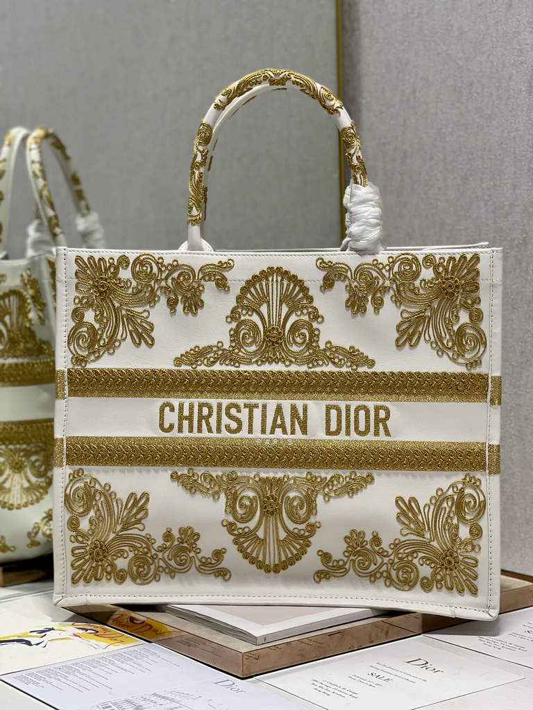 Dior Large Book Tote Bag M1286 Embroidery White