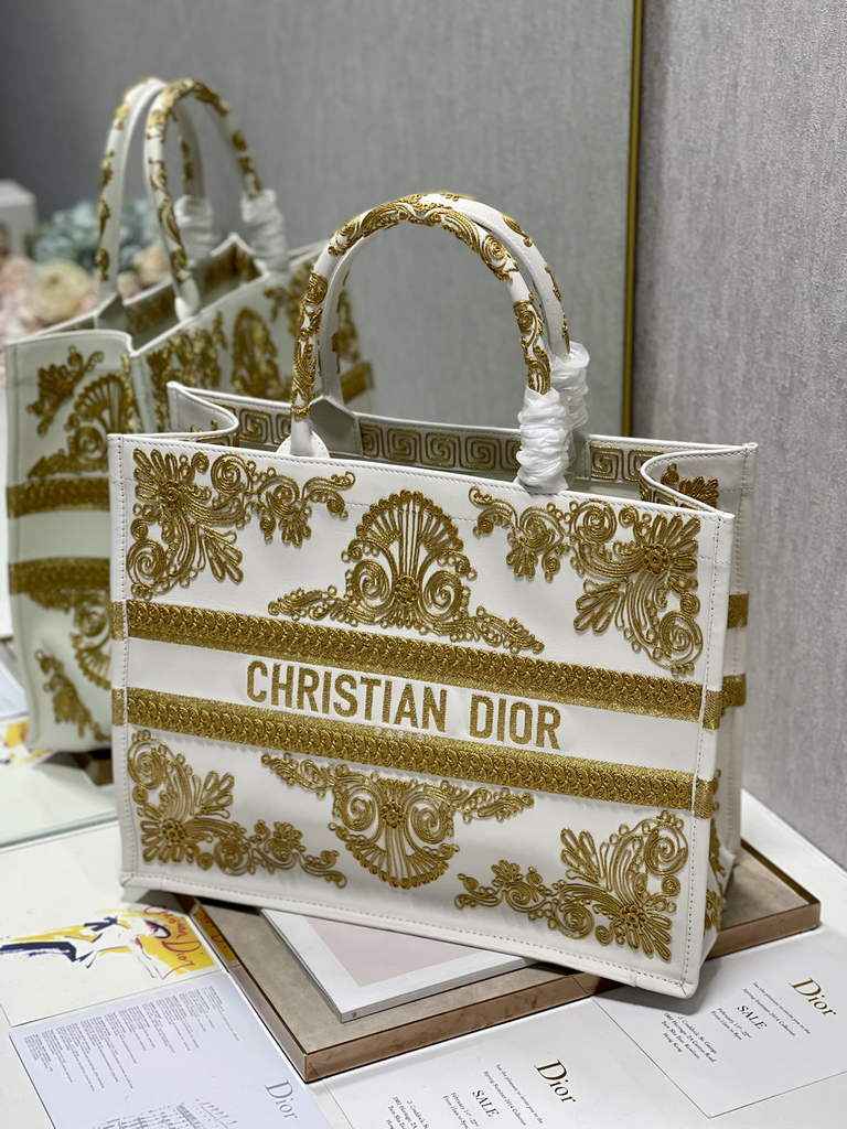 Dior Large Book Tote Bag M1286 Embroidery White