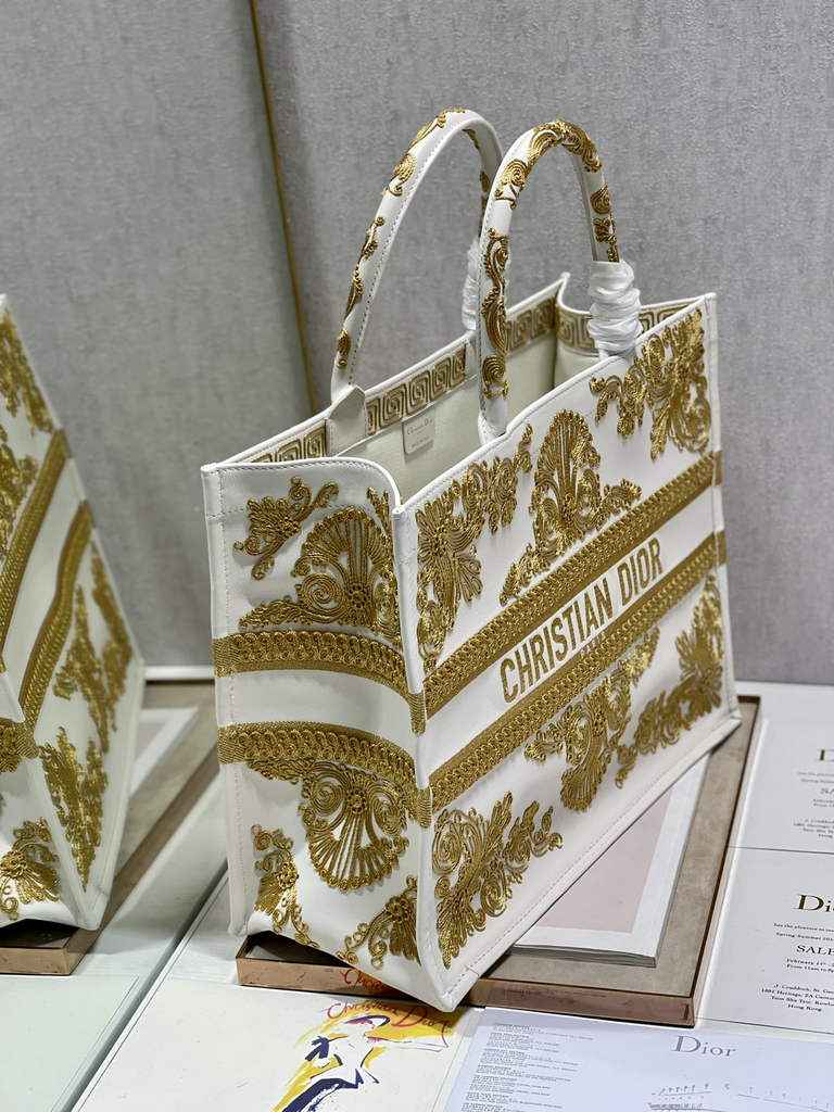 Dior Large Book Tote Bag M1286 Embroidery White