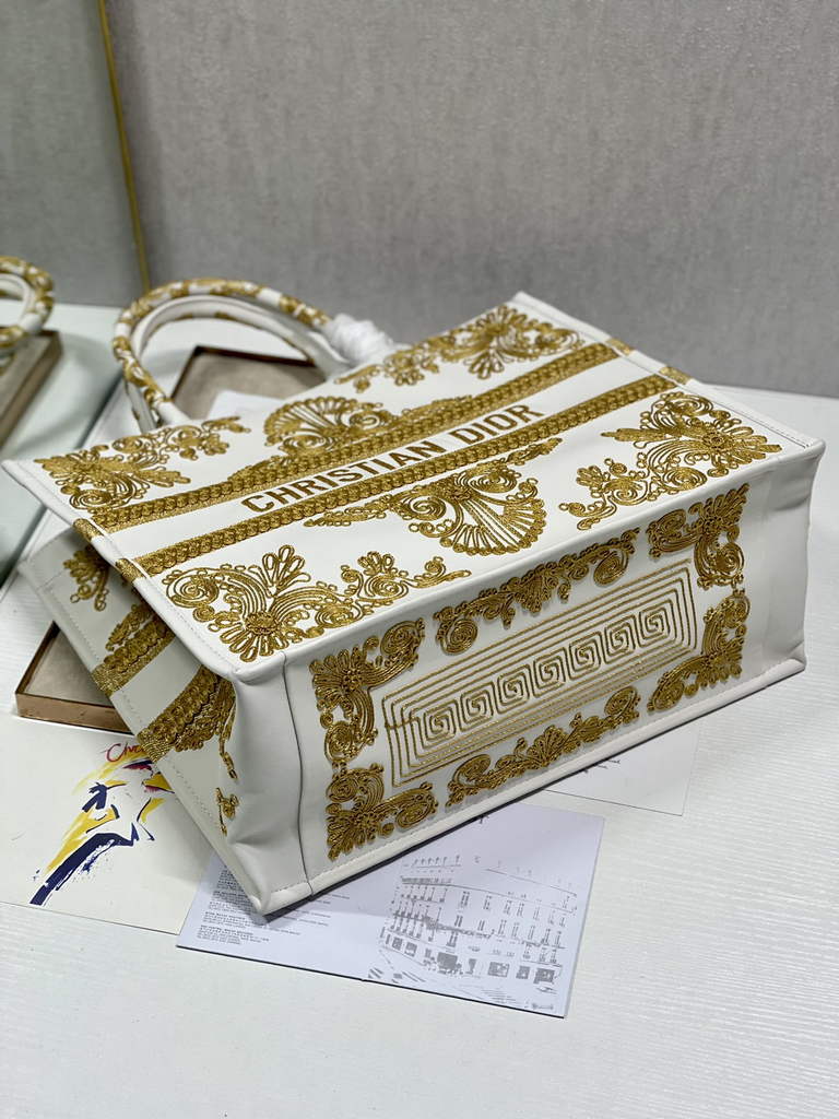 Dior Large Book Tote Bag M1286 Embroidery White