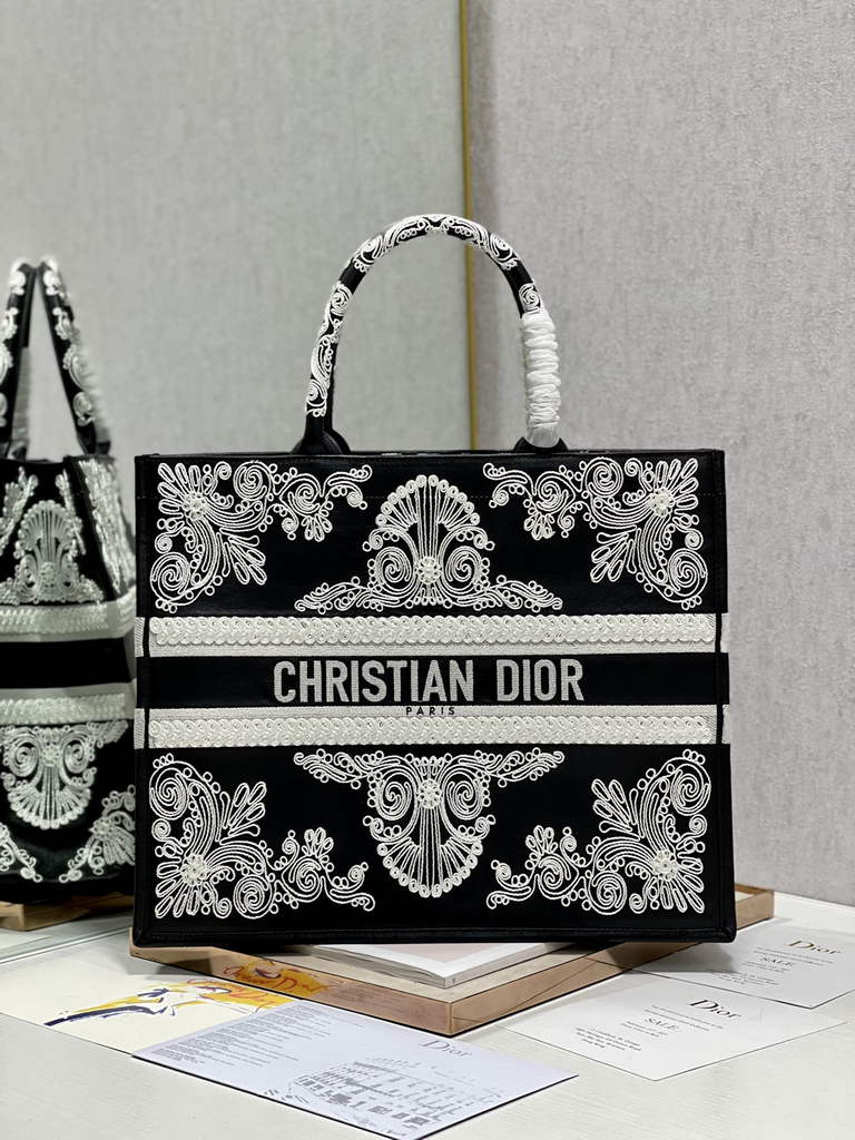 Dior Large Book Tote Bag M1286 Embroidery Black - Default Title - View 1