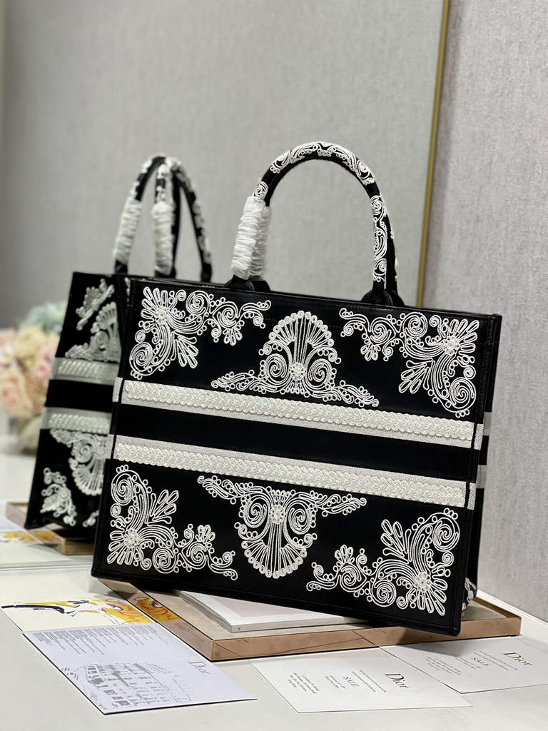 Dior Large Book Tote Bag M1286 Embroidery Black