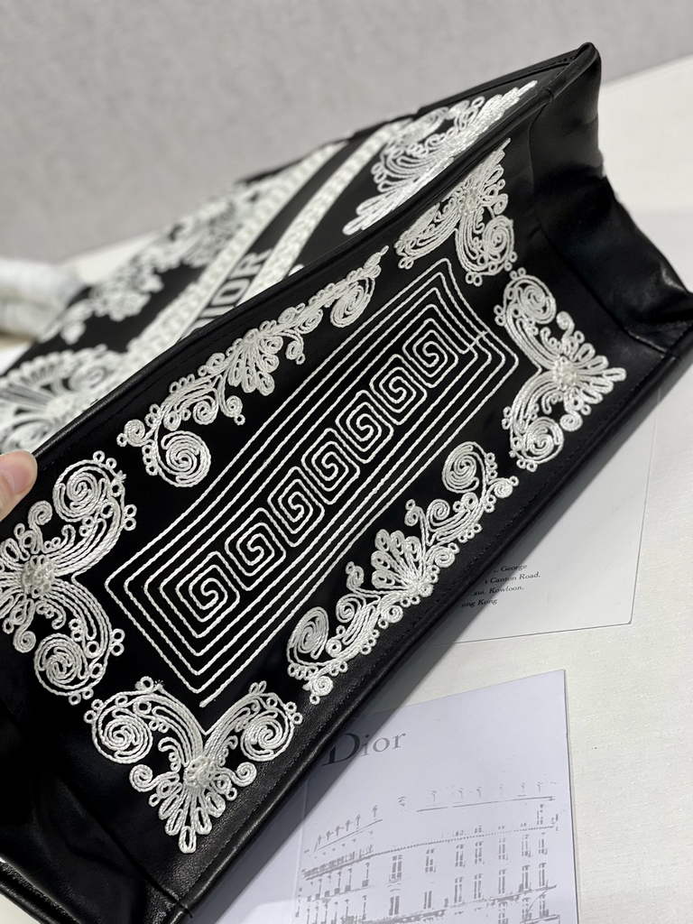 Dior Large Book Tote Bag M1286 Embroidery Black