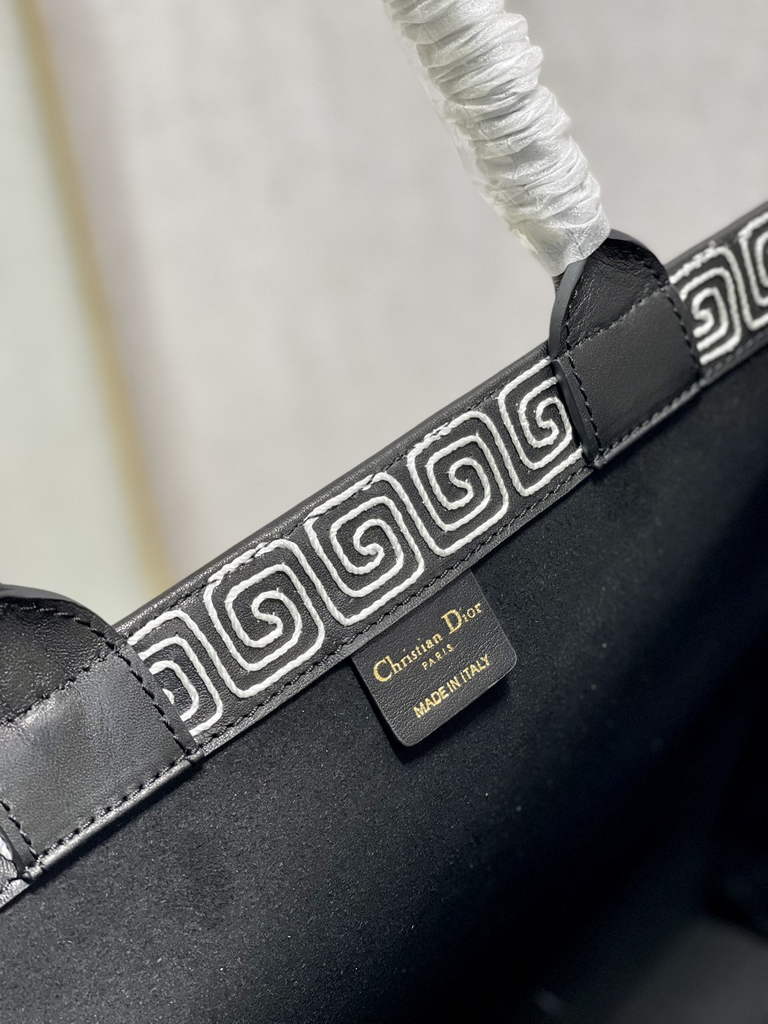 Dior Large Book Tote Bag M1286 Embroidery Black