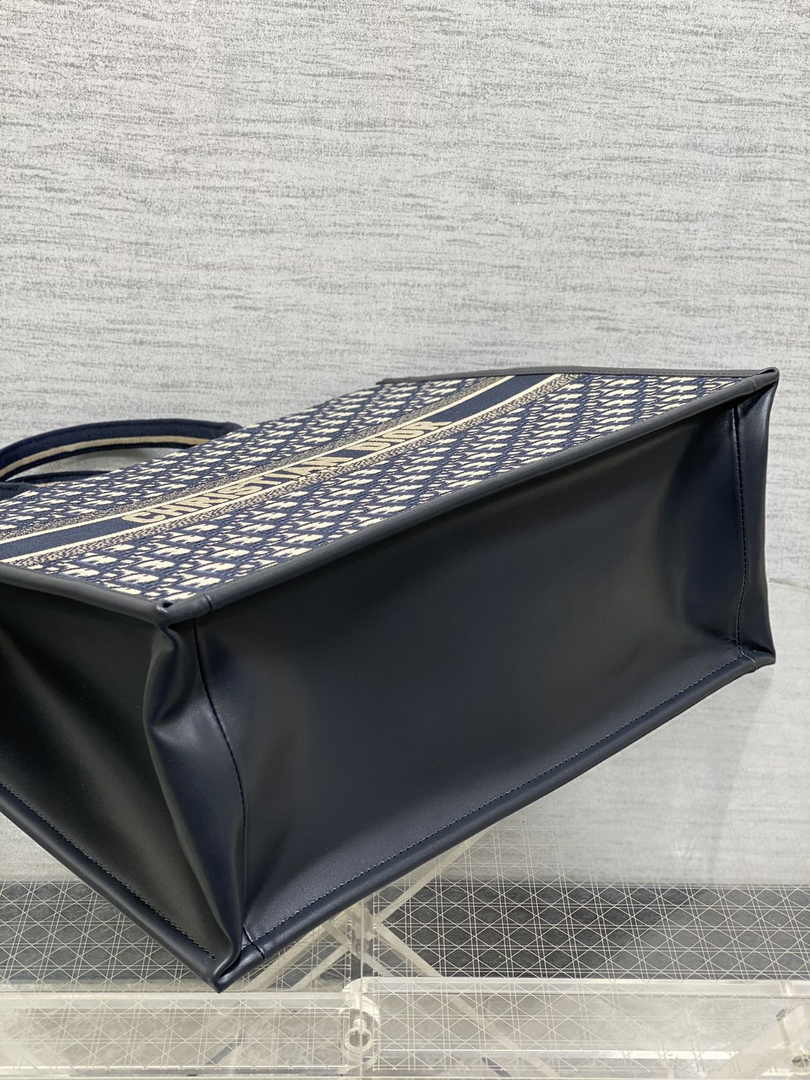 Dior Large Book Tote Bag M1323 Blue Dior Oblique Embroidery