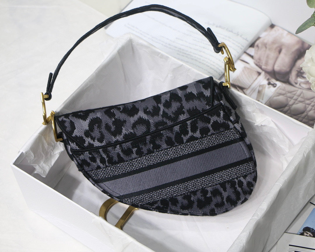 Dior M0446 Saddle Bag Gray Mizza Embroidery