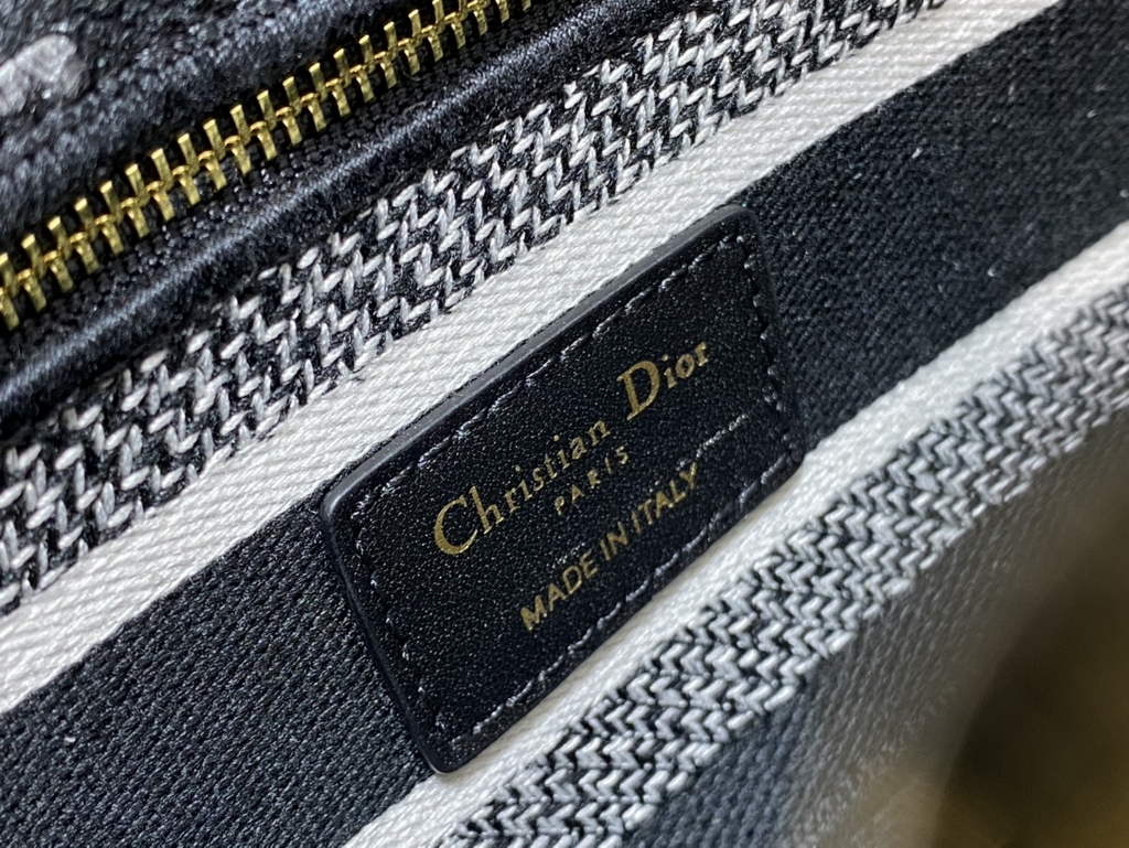 Dior M0540 Medium Lady D-Joy Bag Black Petites Fleurs