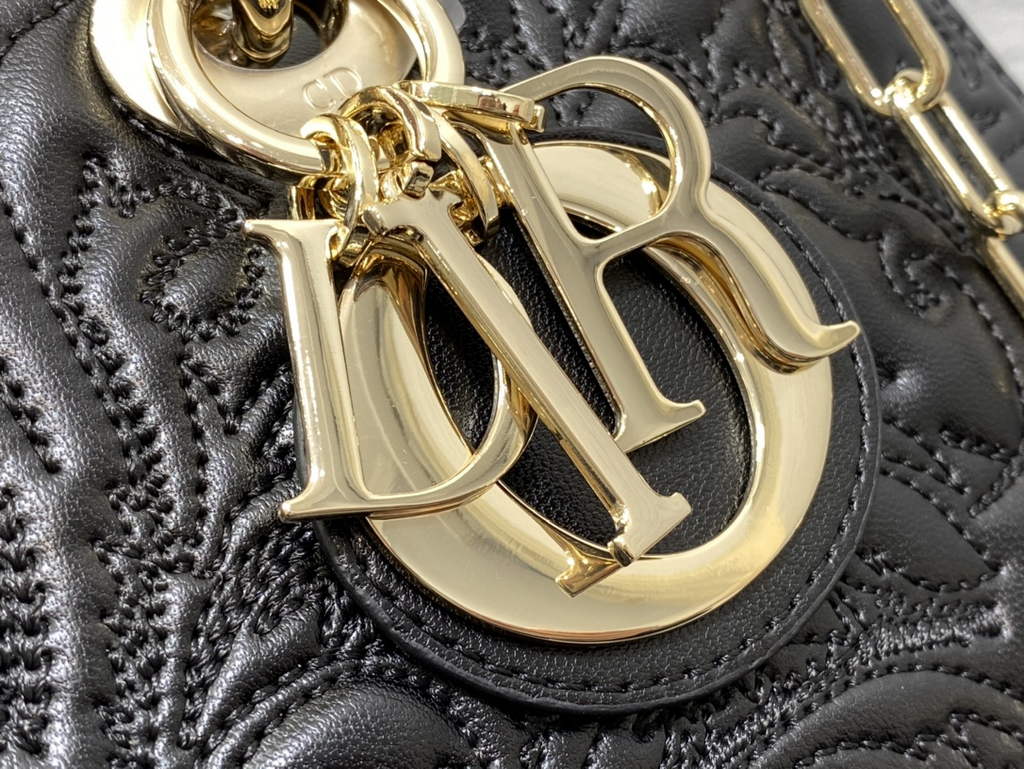 Dior M0540 Medium Lady D-Joy Bag Black Quilted-Effect Lambskin Ornamental Motif - Default Title - View 4