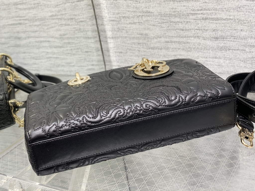 Dior M0540 Medium Lady D-Joy Bag Black Quilted-Effect Lambskin Ornamental Motif