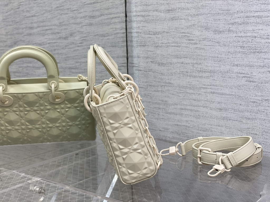 Dior M0540 Medium Lady D-Joy Bag Beige Cannage Calfskin with Diamond Motif