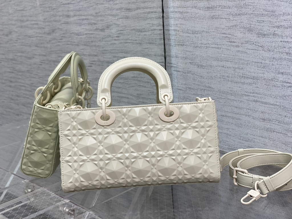 Dior M0540 Medium Lady D-Joy Bag Beige Cannage Calfskin with Diamond Motif