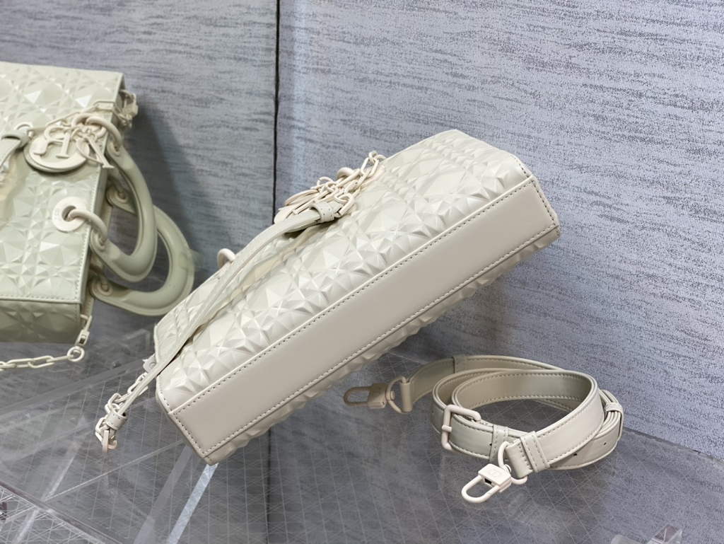 Dior M0540 Medium Lady D-Joy Bag Beige Cannage Calfskin with Diamond Motif