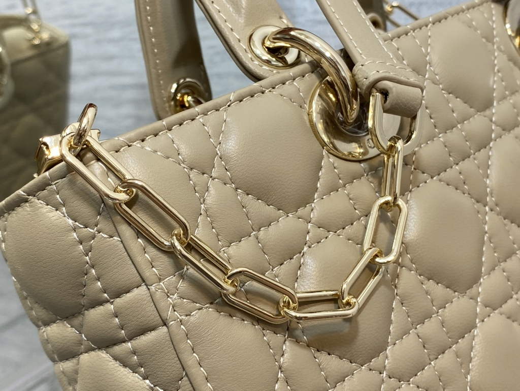 Dior M0540 Medium Lady D-Joy Bag Apricot Cannage Lambskin