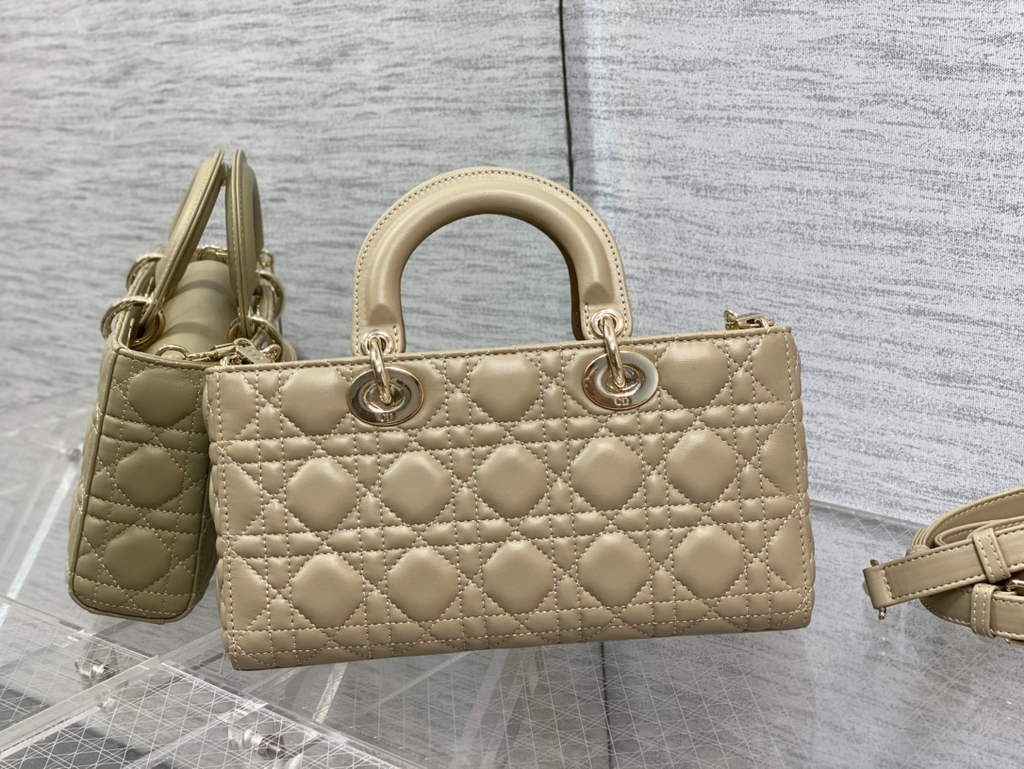 Dior M0540 Medium Lady D-Joy Bag Apricot Cannage Lambskin
