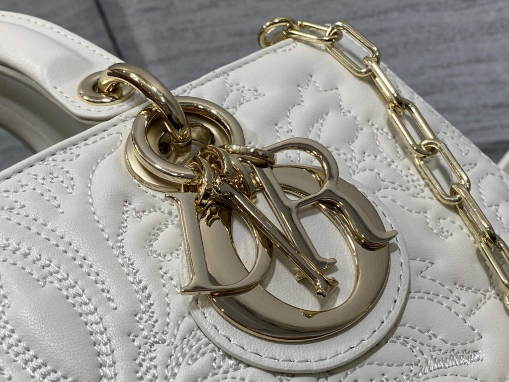 Dior M0540 Medium Lady D-Joy Bag Latte Quilted-Effect Lambskin Ornamental Motif - Default Title - View 4