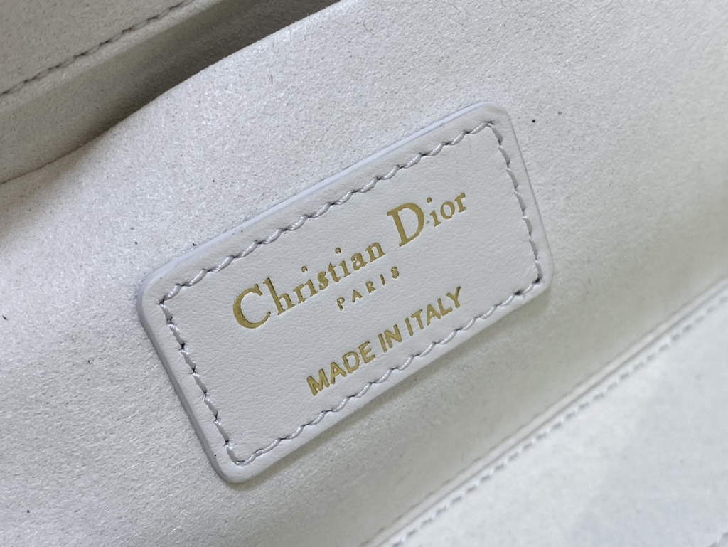 Dior M0540 Medium Lady D-Joy Bag Latte Quilted-Effect Lambskin Ornamental Motif