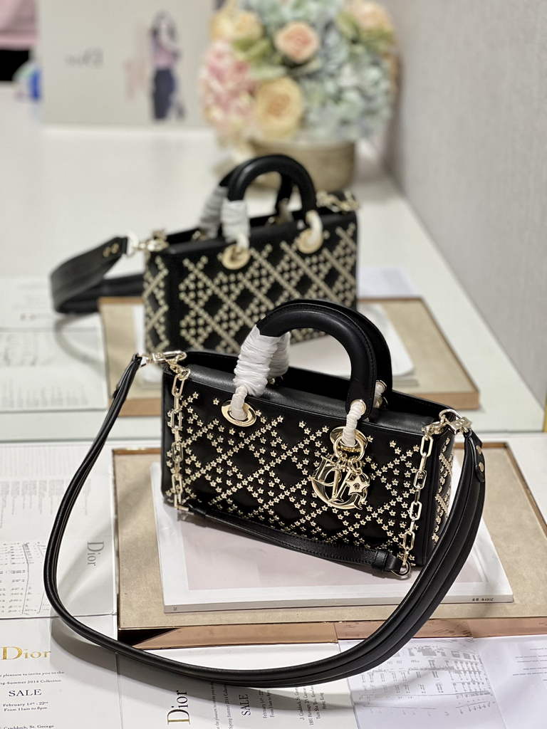 Dior M0540 Medium Lady D-Joy Bag Black Lucky Star Cannage Lambskin - Default Title - View 2