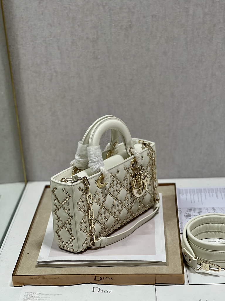 Dior M0540 Medium Lady D-Joy Bag Beige Lucky Star Cannage Lambskin - Default Title - View 4