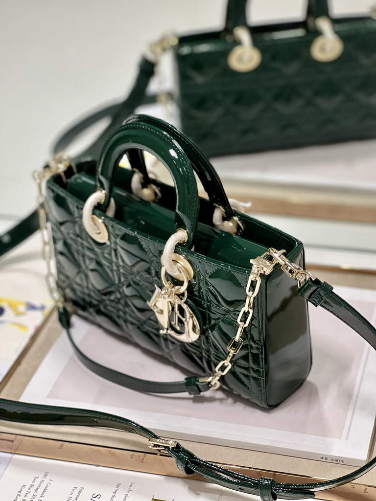 Dior M0540 Medium Lady D-Joy Bag Green Patent Cannage Calfskin