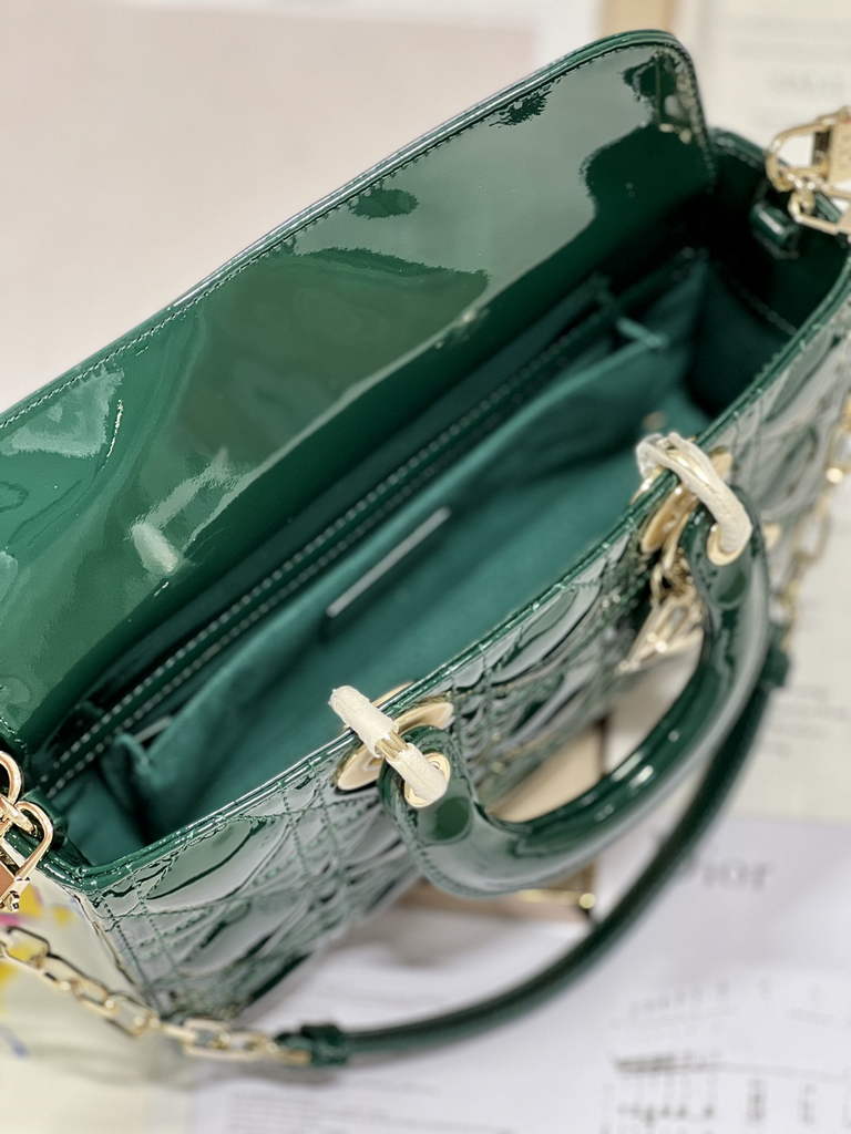 Dior M0540 Medium Lady D-Joy Bag Green Patent Cannage Calfskin