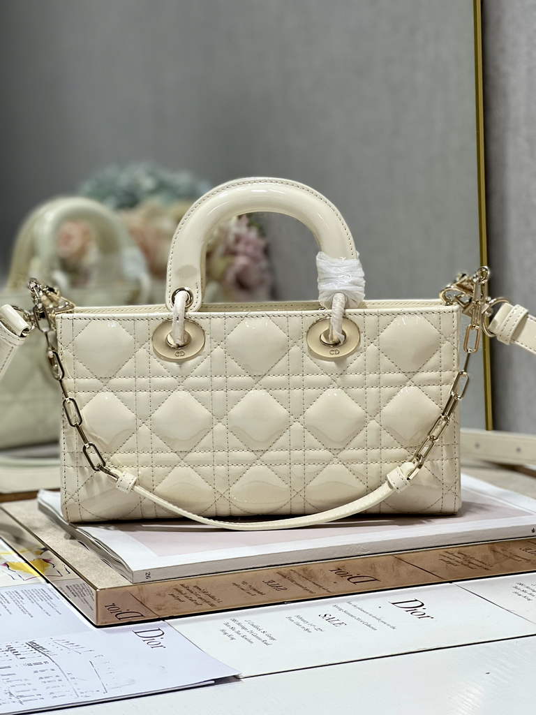 Dior M0540 Medium Lady D-Joy Bag Beige Patent Cannage Calfskin