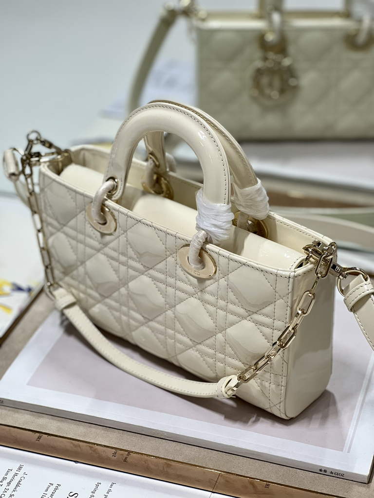 Dior M0540 Medium Lady D-Joy Bag Beige Patent Cannage Calfskin