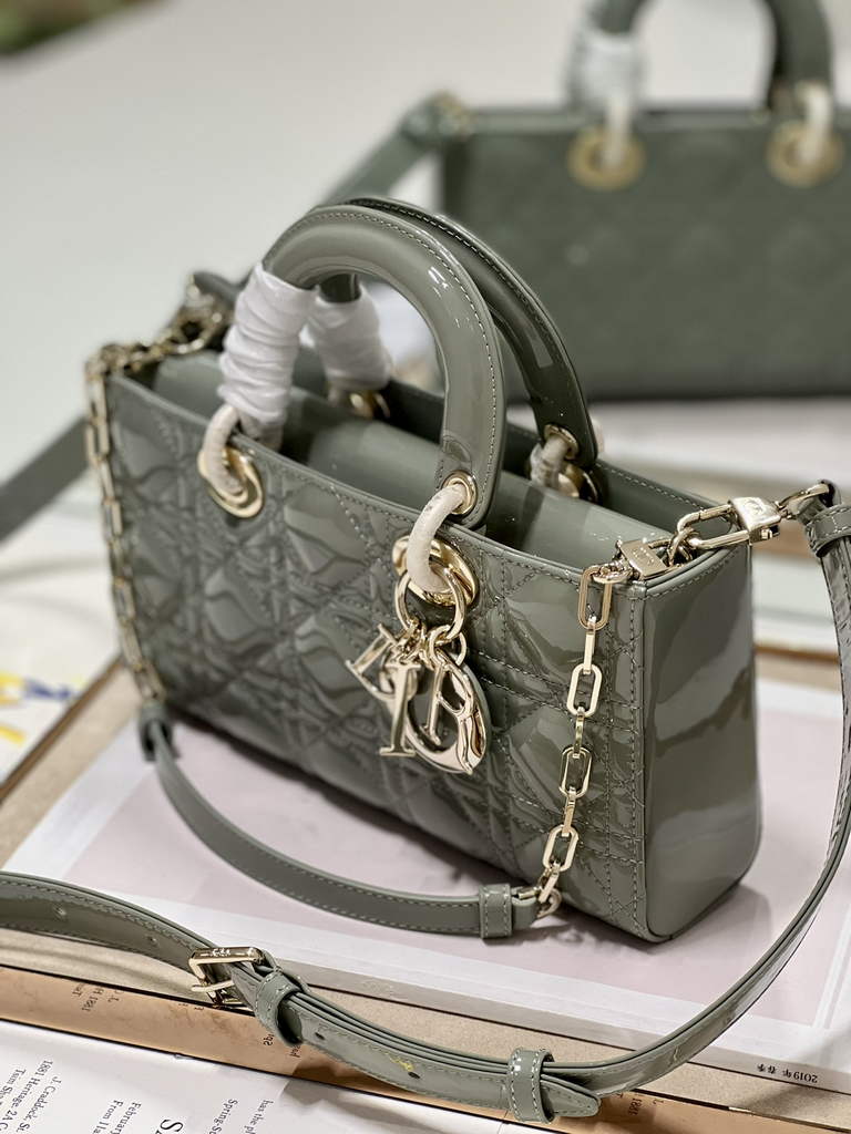 Dior M0540 Medium Lady D-Joy Bag Gray Patent Cannage Calfskin - Default Title - View 4