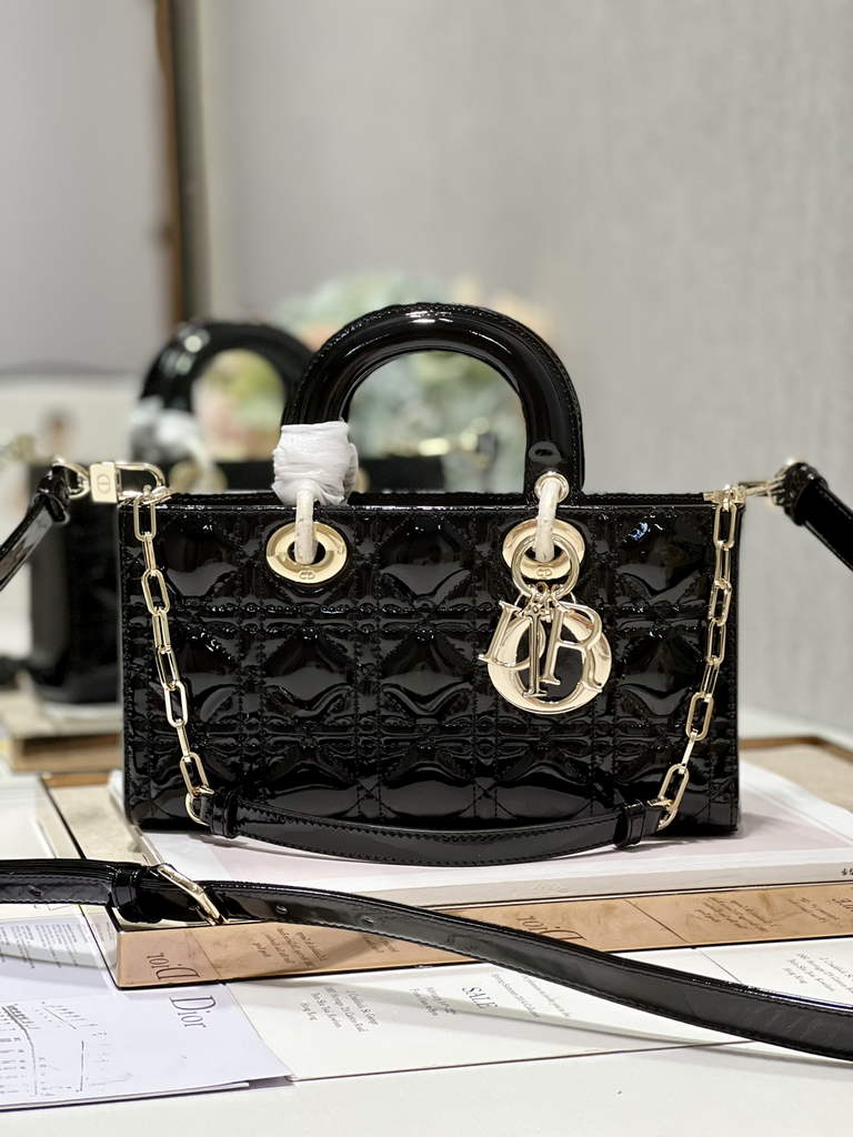 Dior M0540 Medium Lady D-Joy Bag Black Patent Cannage Calfskin - Default Title - View 1