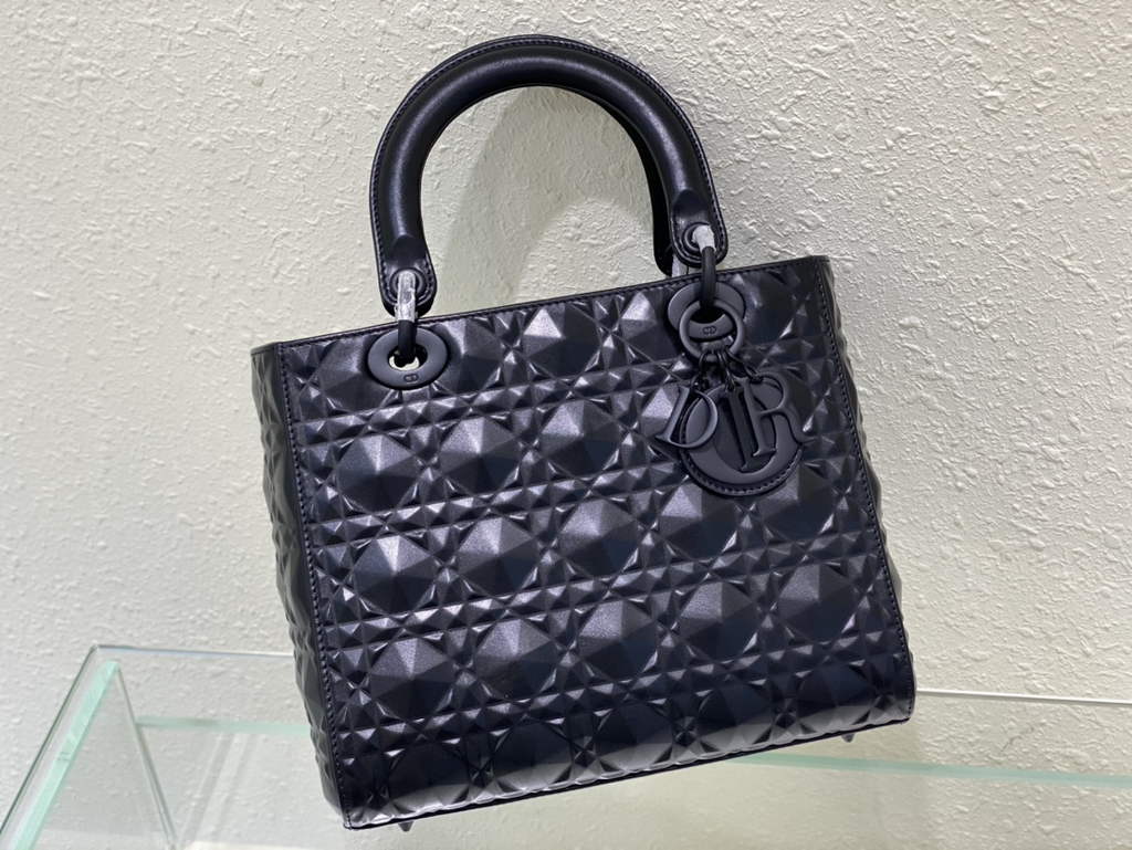 Dior M0565 Medium Lady Bag Black Cannage Calfskin with Diamond Motif - Default Title - View 1