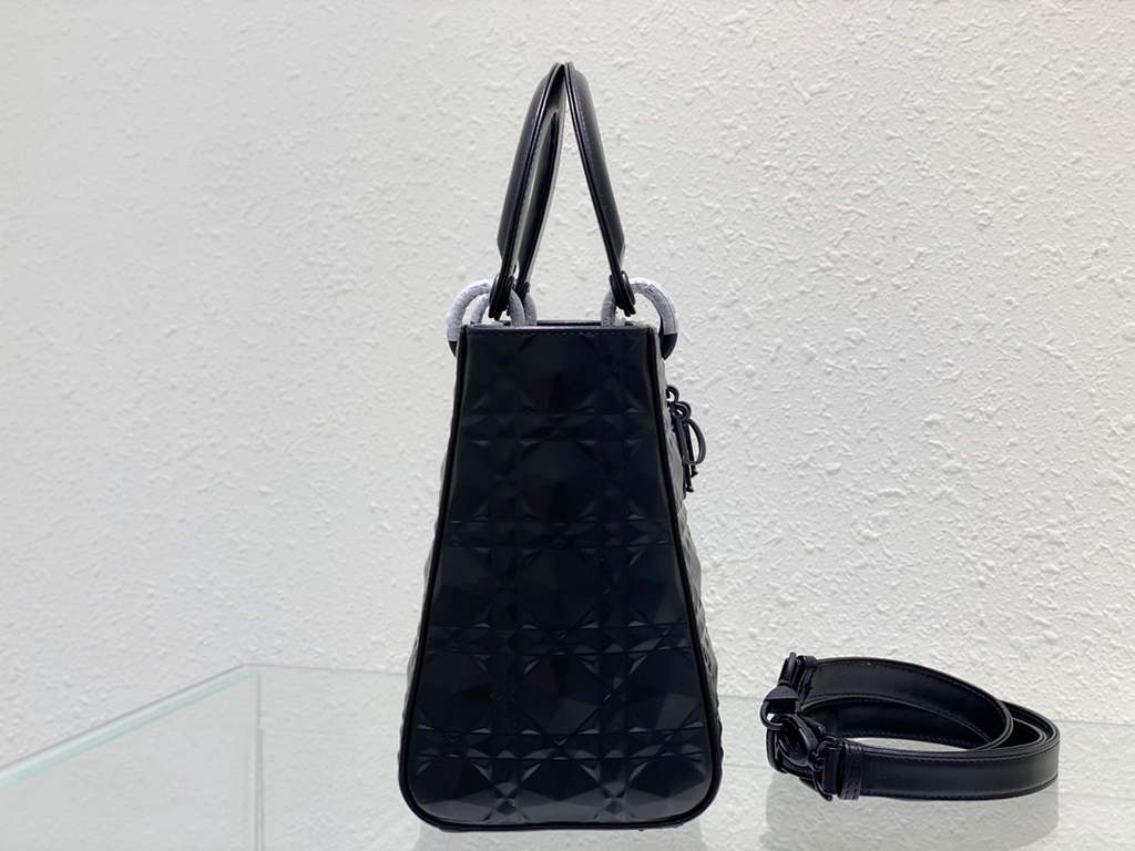 Dior M0565 Medium Lady Bag Black Cannage Calfskin with Diamond Motif - Default Title - View 4