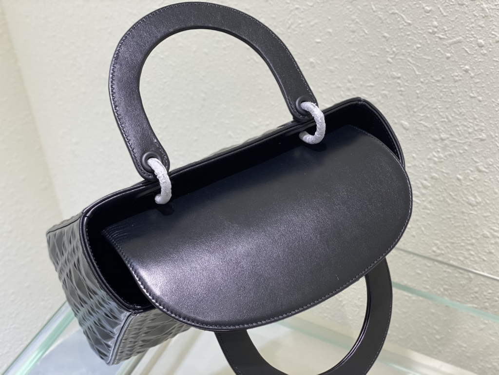 Dior M0565 Medium Lady Bag Black Cannage Calfskin with Diamond Motif - Default Title - View 8