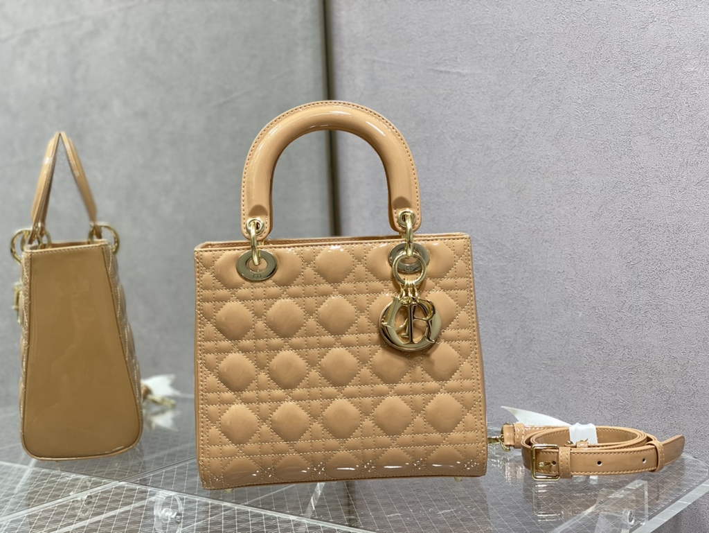 Dior M0565 Medium Lady Bag dark beige Patent Cannage Calfskin Gold - Default Title - View 1