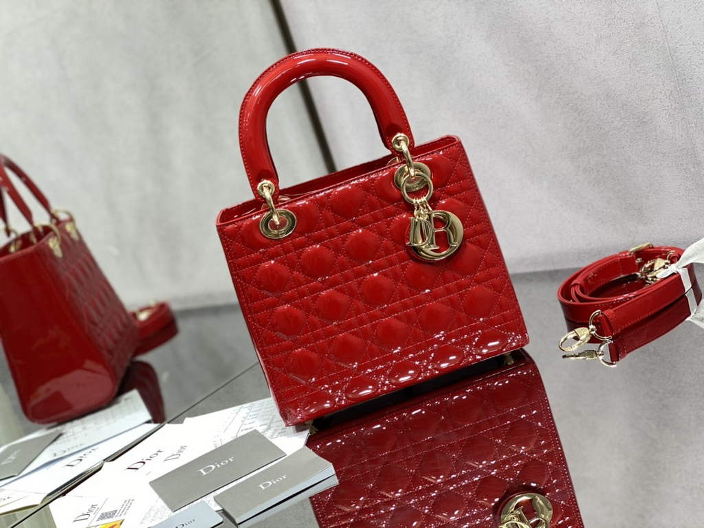 Dior M0565 Medium Lady Bag Red Patent Cannage Calfskin - Default Title - View 1