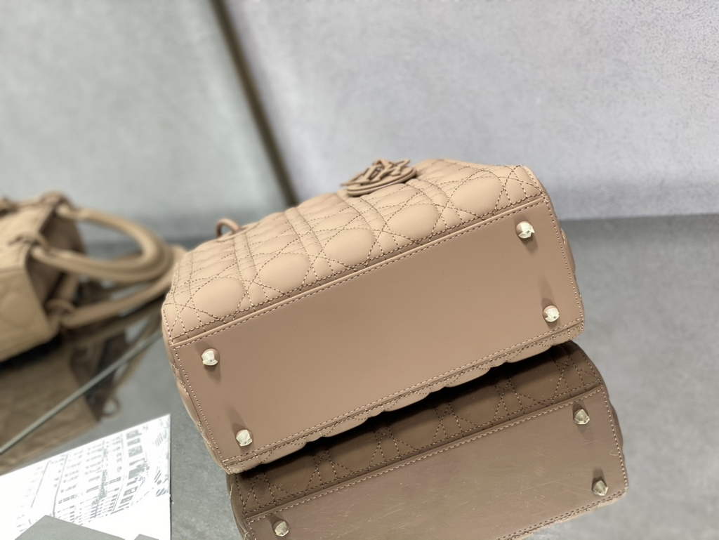 Dior M0565 Medium Lady Bag dark beige Ultramatte Cannage Calfskin - Default Title - View 6