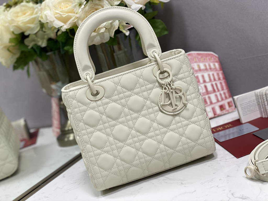 Dior M0565 Medium Lady Bag White Ultramatte Cannage Calfskin - Default Title - View 1