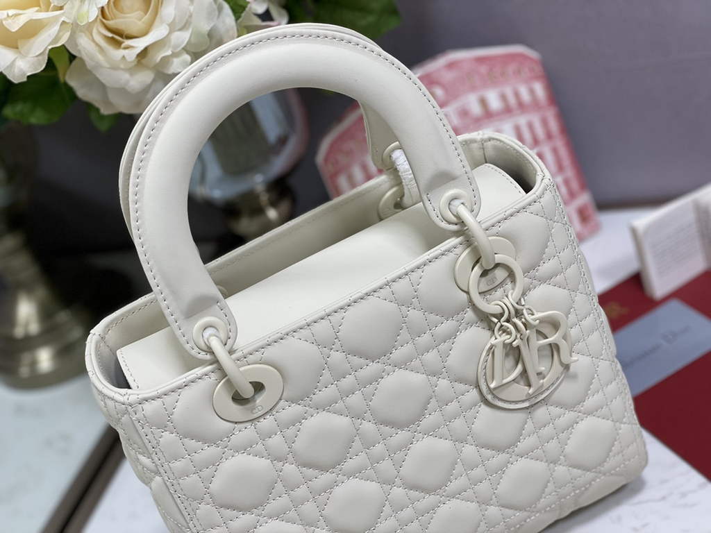 Dior M0565 Medium Lady Bag White Ultramatte Cannage Calfskin - Default Title - View 3