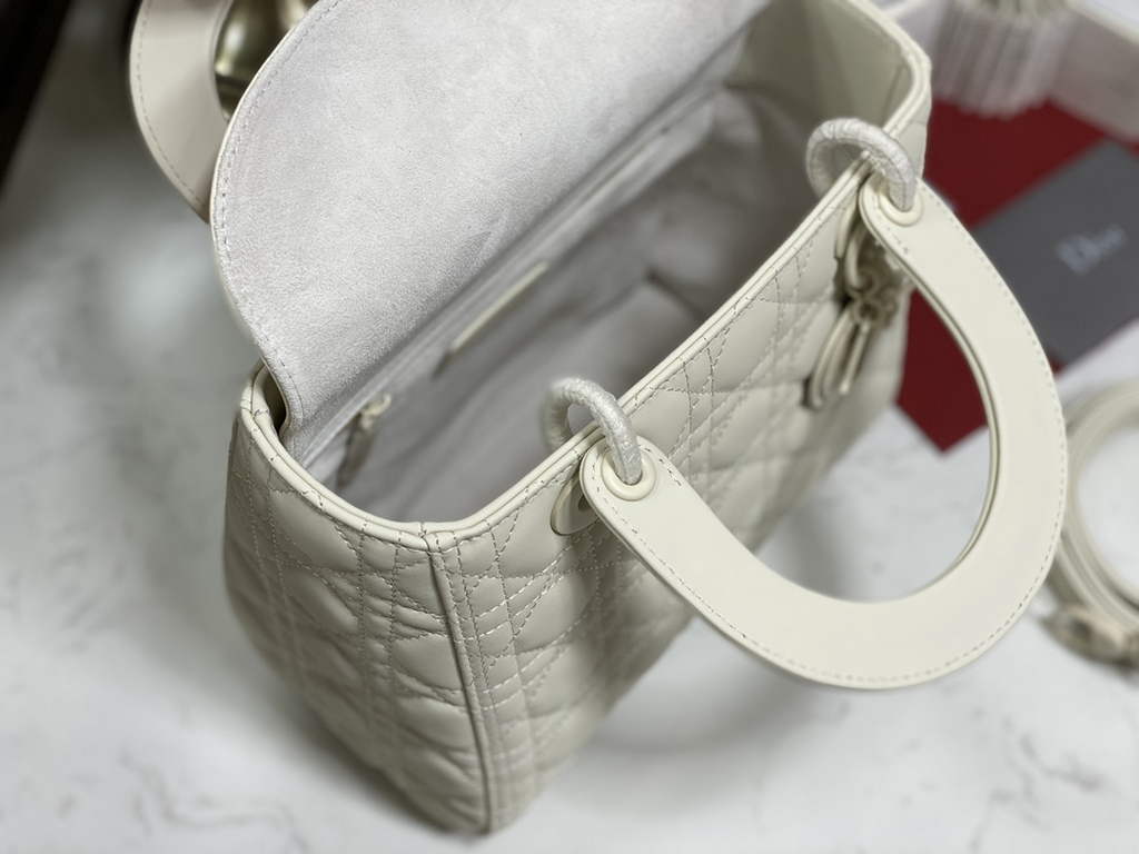 Dior M0565 Medium Lady Bag White Ultramatte Cannage Calfskin - Default Title - View 8