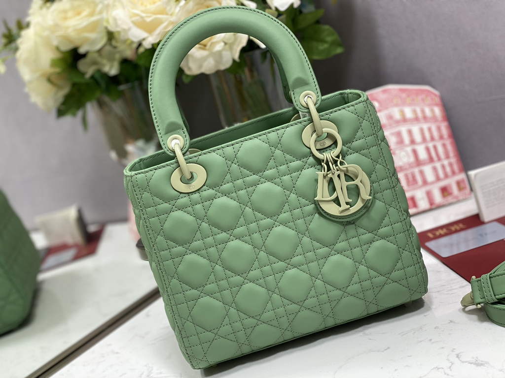 Dior M0565 Medium Lady Bag Green Ultramatte Cannage Calfskin - Default Title - View 1