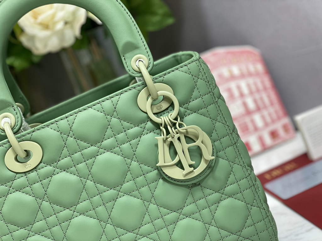 Dior M0565 Medium Lady Bag Green Ultramatte Cannage Calfskin - Default Title - View 2