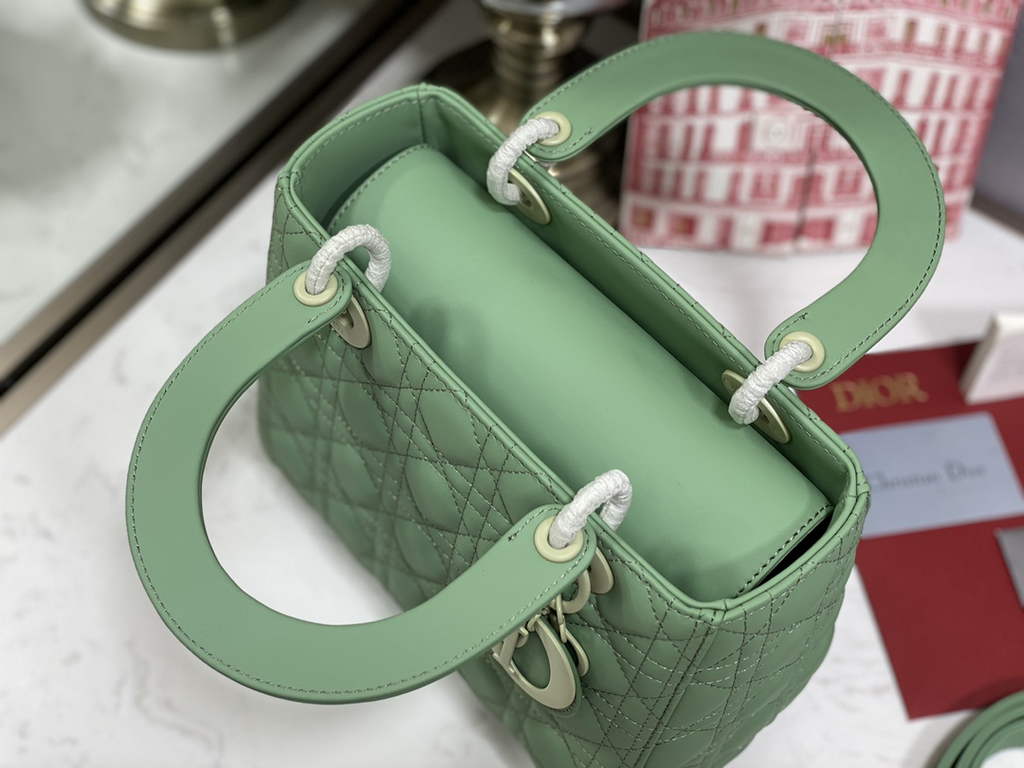 Dior M0565 Medium Lady Bag Green Ultramatte Cannage Calfskin - Default Title - View 7