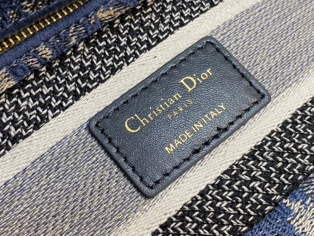 Dior M0565 Medium Lady D-Life Bag Blue Brocart Denim-Effect Embroidery - Default Title - View 9