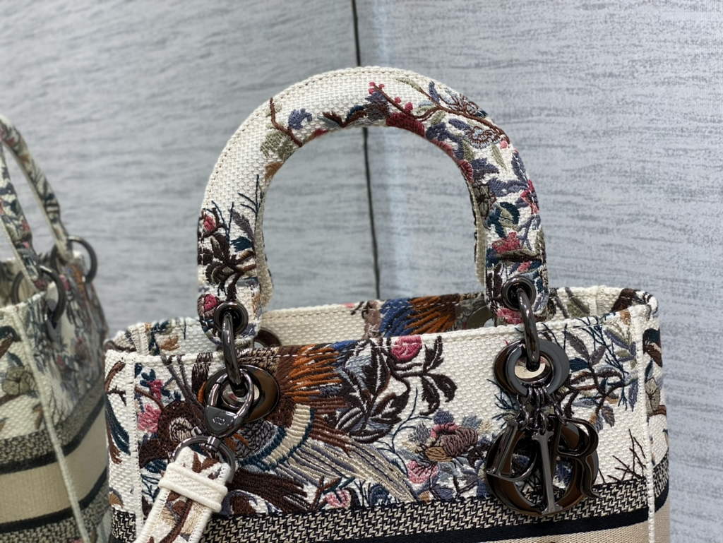 Dior M0565 Medium Lady D-Life Bag Ecru Multicolor Jardin - Default Title - View 2