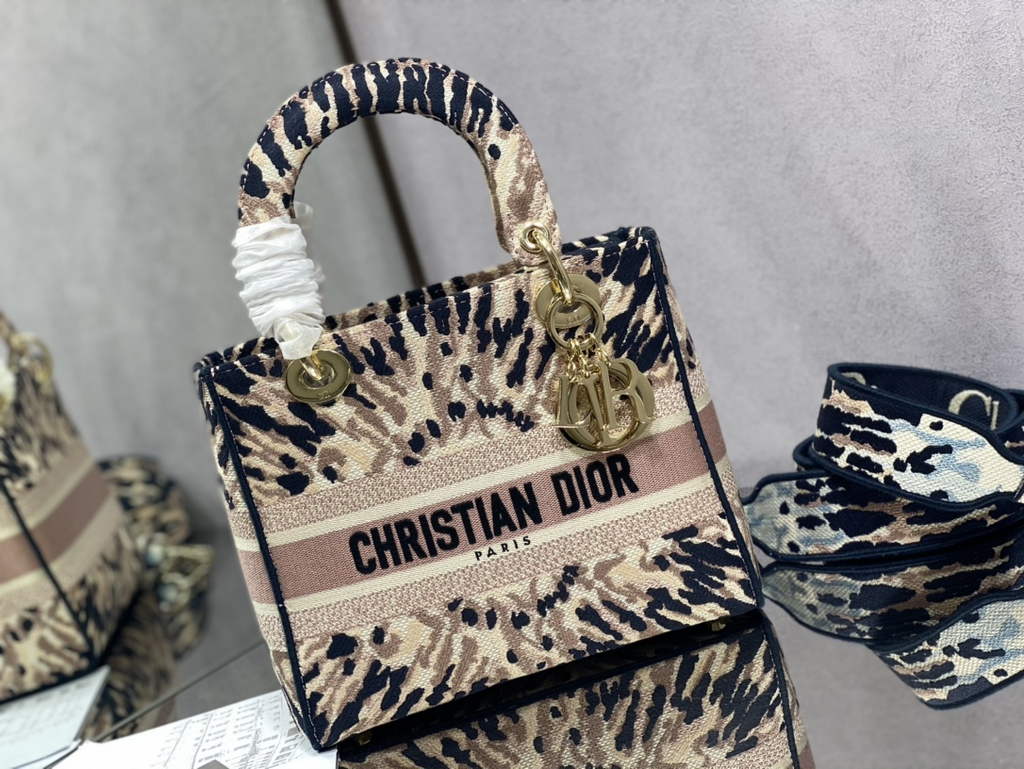 Dior M0565 Medium Lady D-Lite Bag Embroidery Multicolor Beige - Default Title - View 2