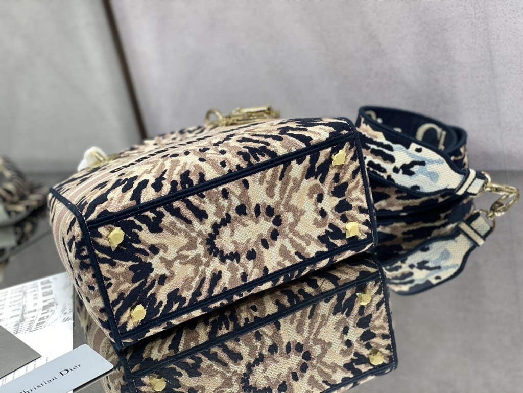 Dior M0565 Medium Lady D-Lite Bag Embroidery Multicolor Beige - Default Title - View 7